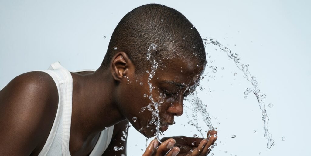 Discover the ideal daily face wash recommended by dermatologists