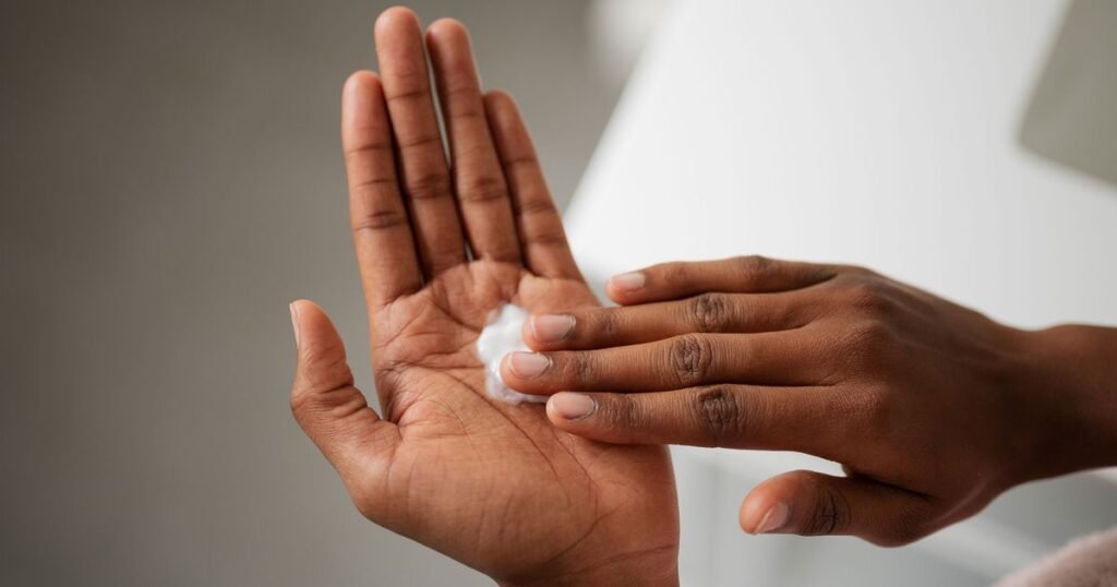 Spf moisturizer vs. sunscreen: which offers better protection?