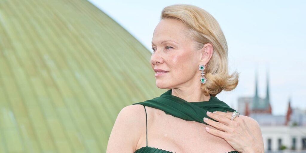 Top sunscreens for mature skin: ultimate protection and skincare benefits