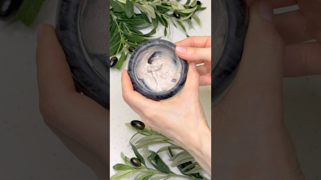 Yogurt: the secret to ageless skin at 70! video